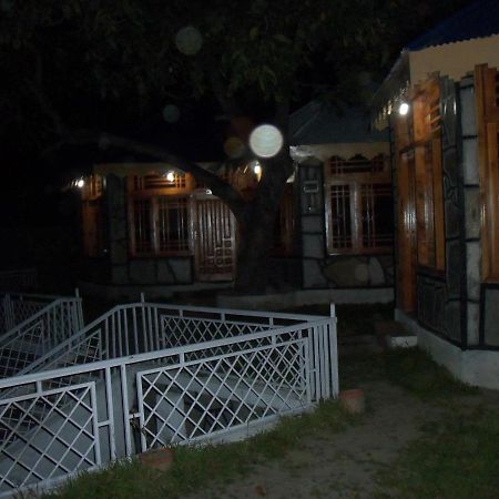 Manila Huts Hotel Naran Luaran gambar