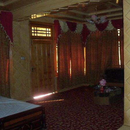 Manila Huts Hotel Naran Luaran gambar